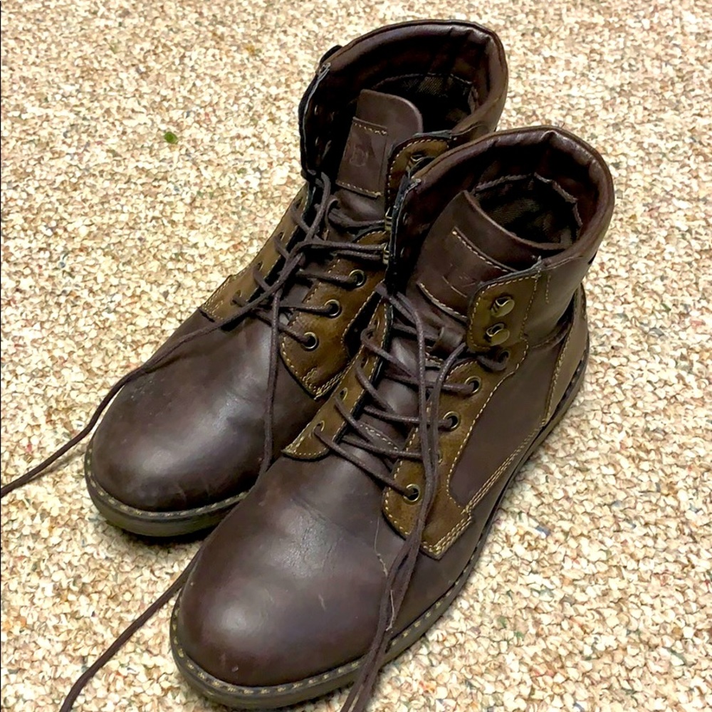 Izod boots